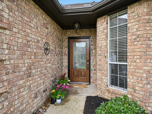 100 Brandon Ln, Forney, TX 75126