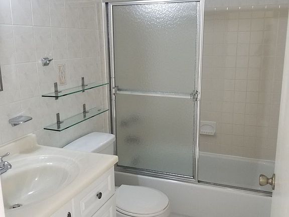 4th image of 1320 33rd Ave #2