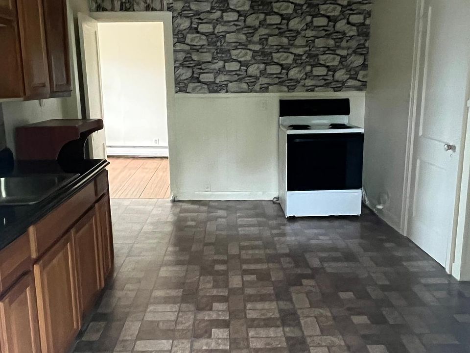 2nd image of 413 Sylvan Ave #2