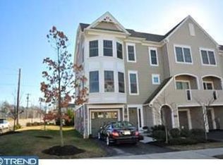 201 Cobblestone Dr, Ardmore, PA 19003