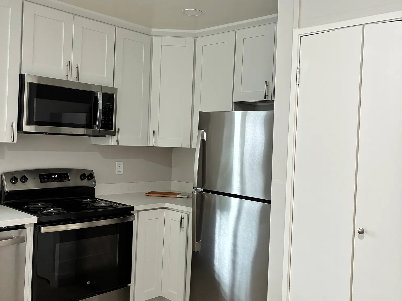 2322 Homestead Rd — Photo 4