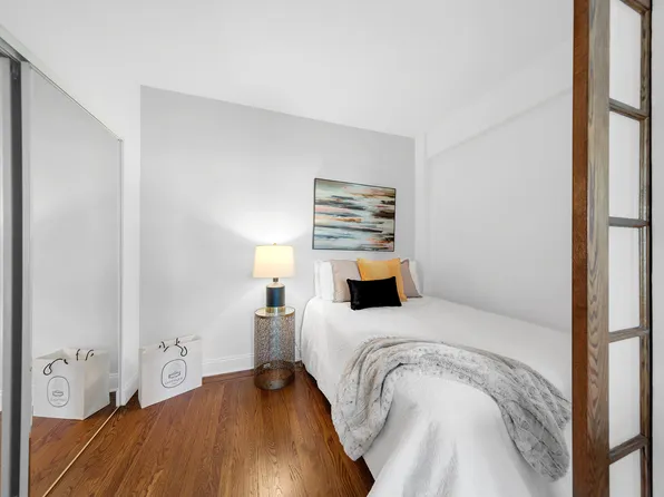 200 West 20th Street image 3 of 10