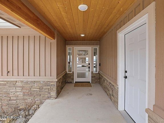 2nd image of 360 Paintbrush St