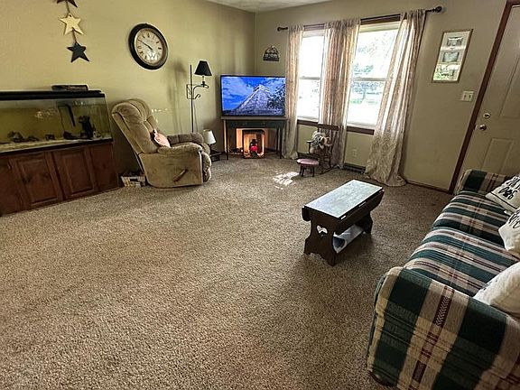 3rd image of 4 Boyd Dr