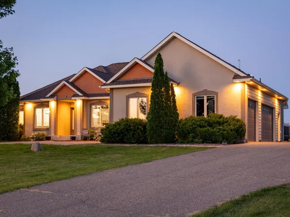 19011 Highview Ct, Prior Lake, MN 55372