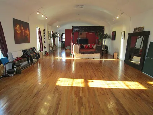 Rented by Concept Real Estate Group | media 20