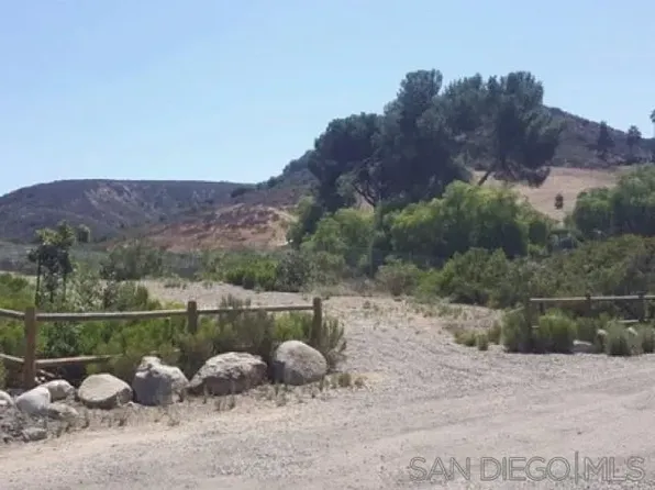 8209 Mesa Rd, Santee, CA 92071