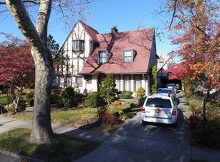 16021 12th Rd, Beechhurst, NY 11357