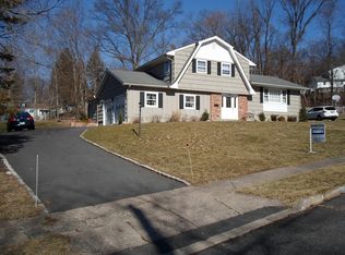 7 Peslin Ct, Wayne, NJ 07470