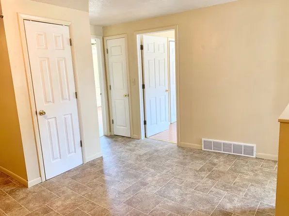 215 W Lorain St, 215 W Lorain St, Oberlin, OH 44074