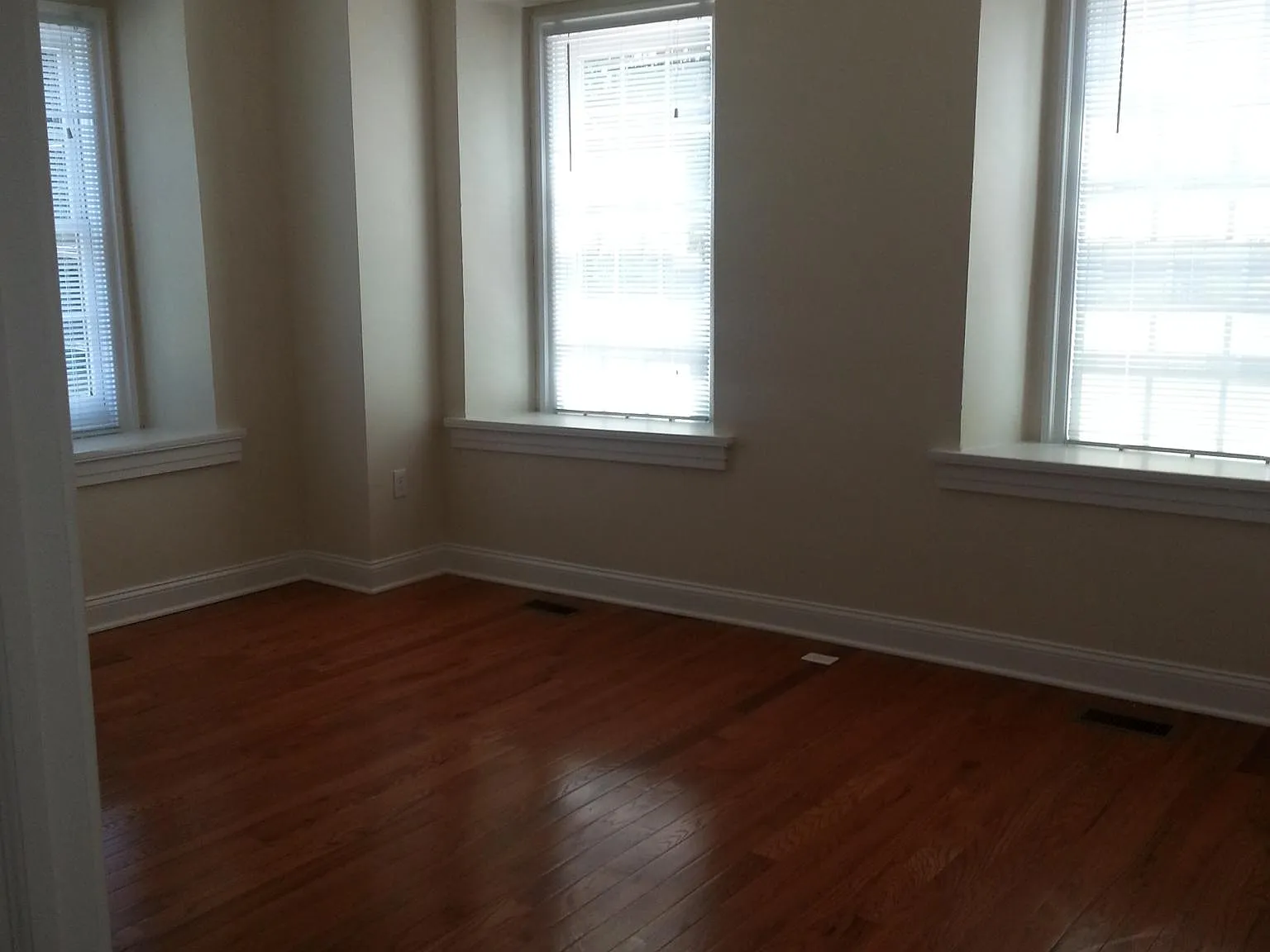 2 bed, 1500 sqft, $1,800 — Photo 2