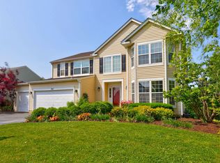 1855 Apple Valley Dr, Wauconda, IL 60084