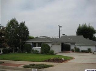 945 Cynthia Ave, Pasadena, CA 91107