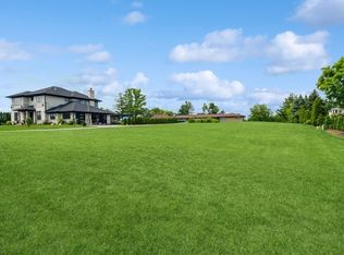 202 Roslyn Rd, Oak Brook, IL 60523