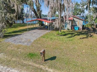 768 Lake Shore Ter, Interlachen, FL 32148