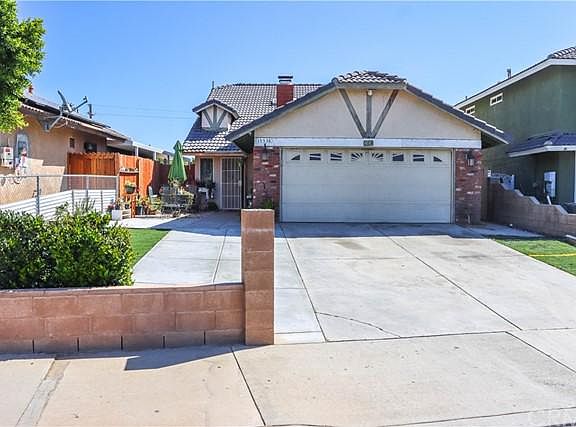 4th image of 15538 Patricia St