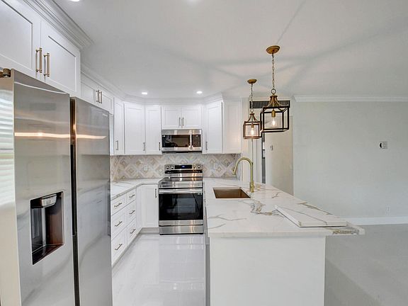 2nd image of 241 Seville K