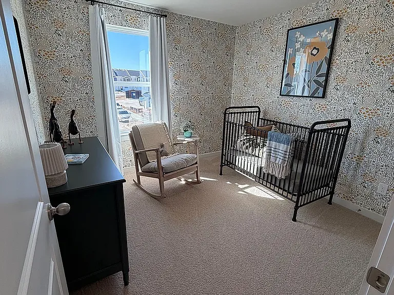 4035 Belcourt Dr NE — Photo 8