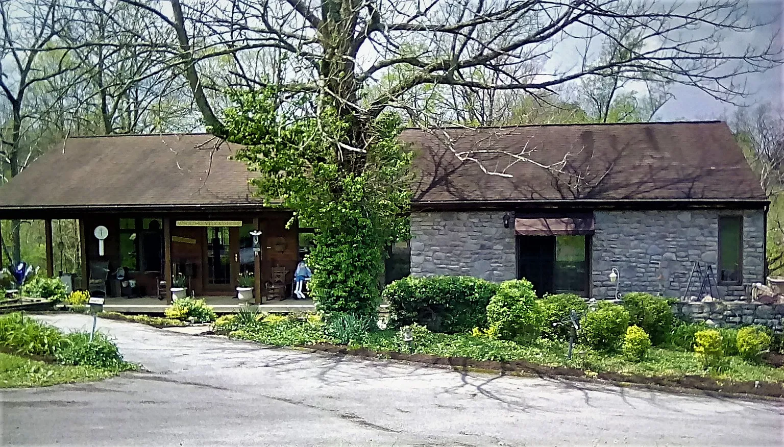 2002 E Raymond St photo 1