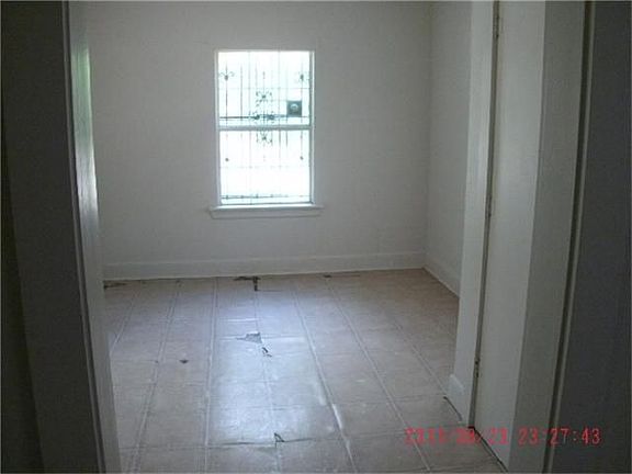 4th image of 146 W Houston Ave