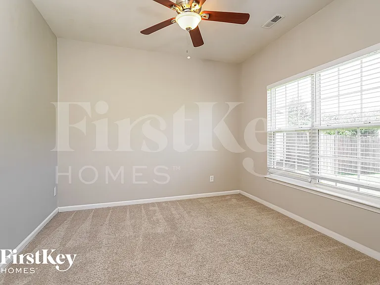 4204 Laurel Ridge Cir — Photo 14