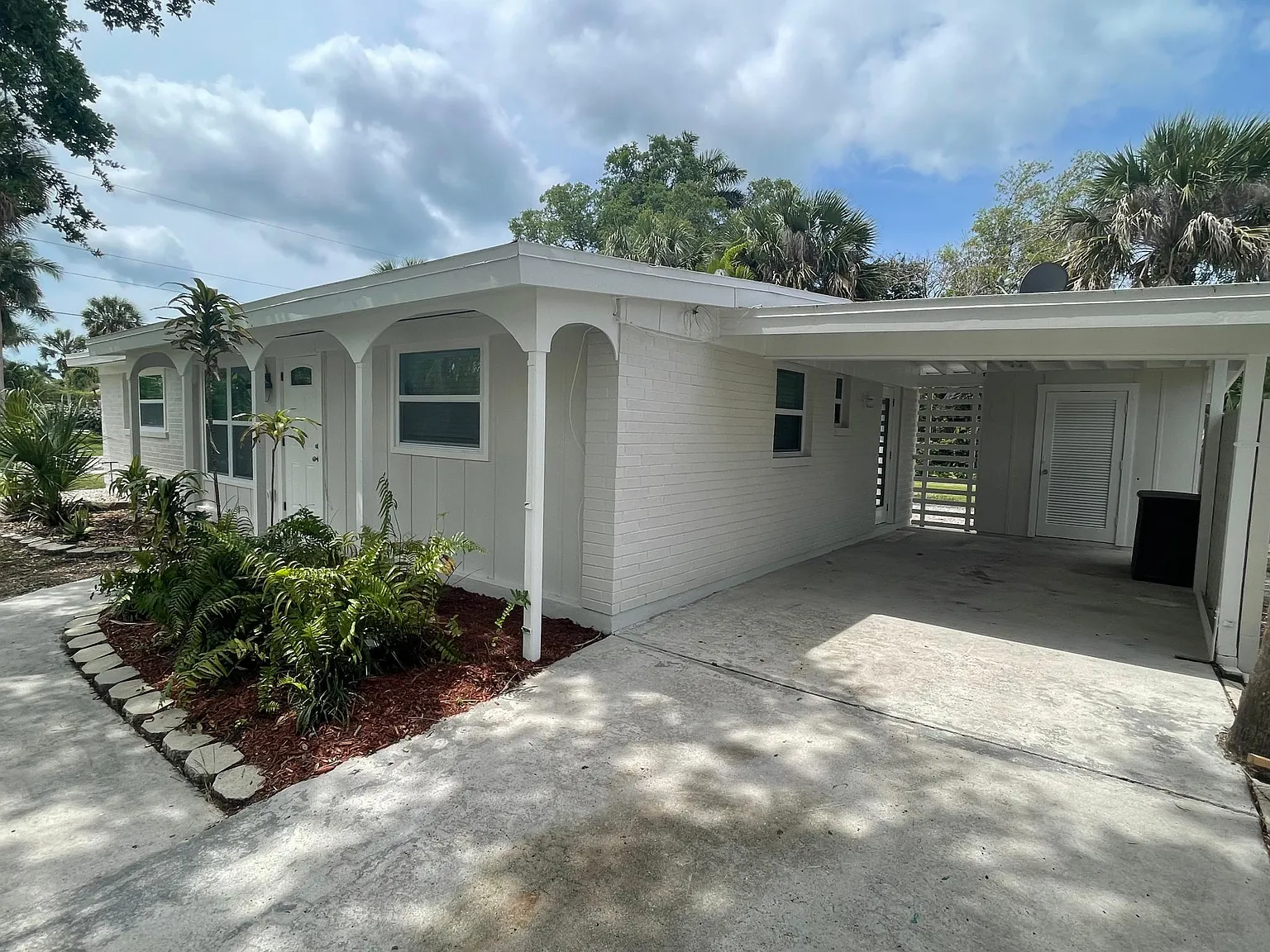 1196 Parkway Drive — Photo 1