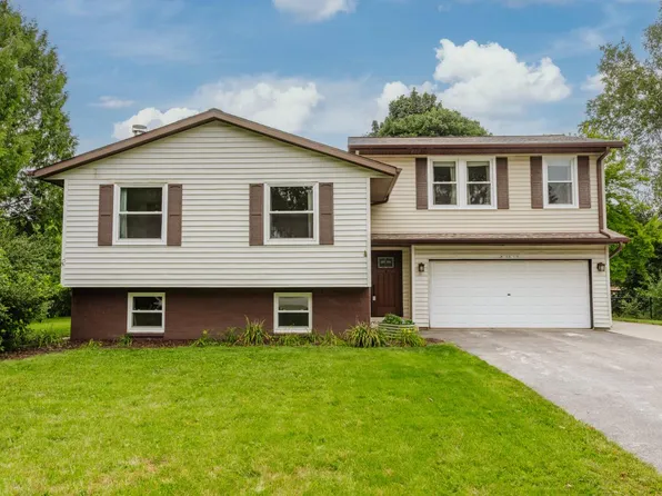 W238N7028 Dana COURT, Sussex, WI 53089