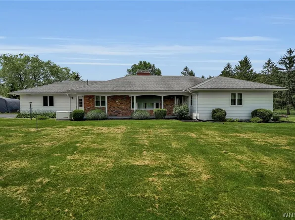 9560 Savage Rd, Holland, NY 14080