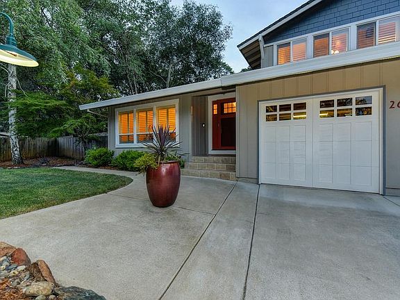 4th image of 2604 Tam O Shanter Dr
