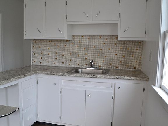 2nd image of 4613 Bucyrus Ave