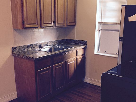 2nd image of 601 NE 29th Dr APT 15