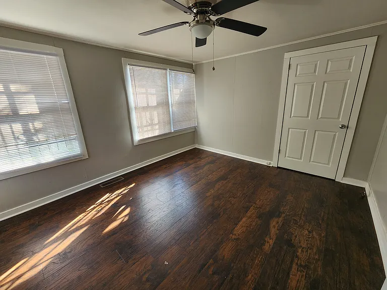 923 Abigail St #B — Photo 4