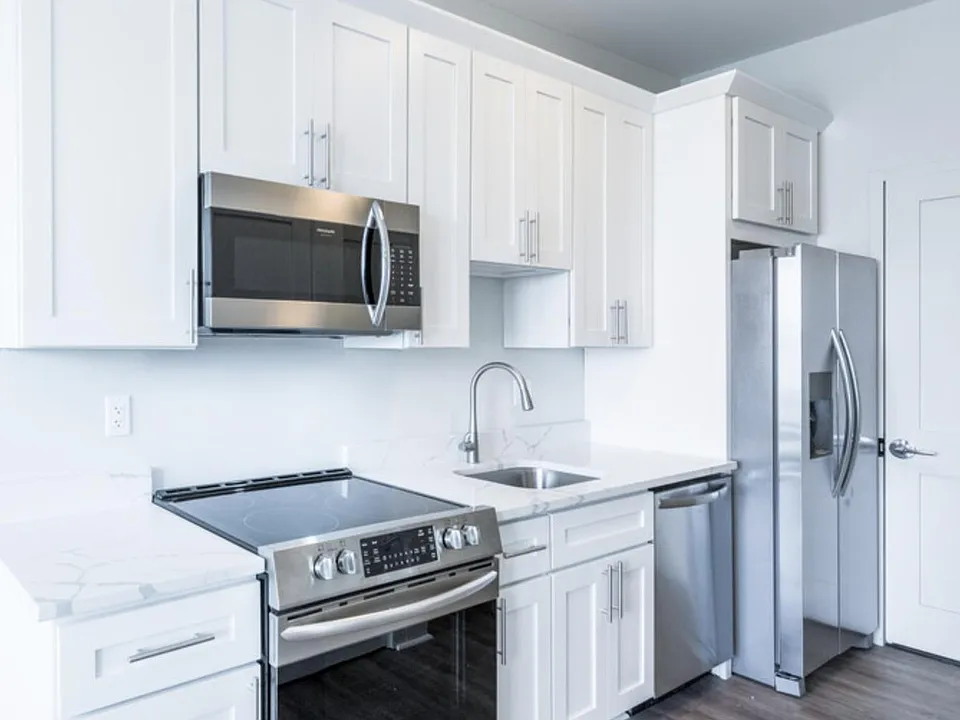 8 Hewitt St #201