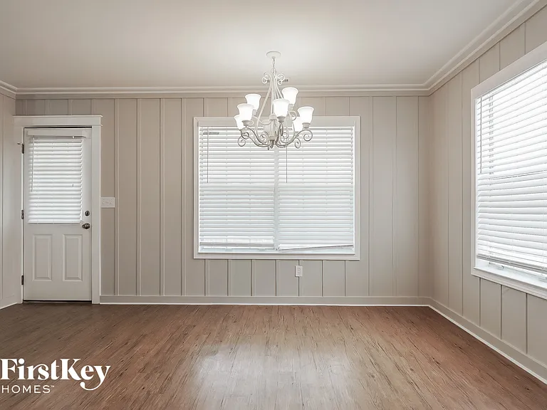 2821 Saint Patrick Pl — Photo 6