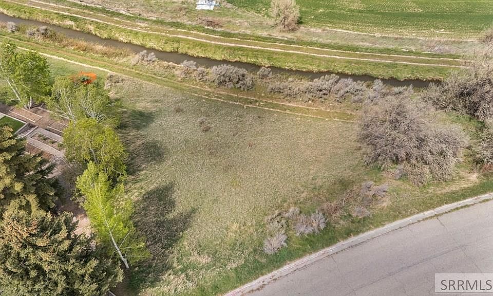 1st image of S Pinehurst Dr