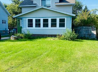 140 Walnut St, Holland, MI 49423