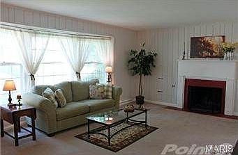 3rd image of 11 Barberry Ln