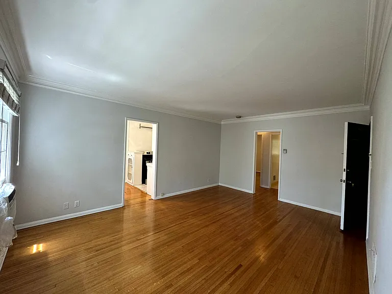 1271 N. Crescent Heights Blvd — Photo 24