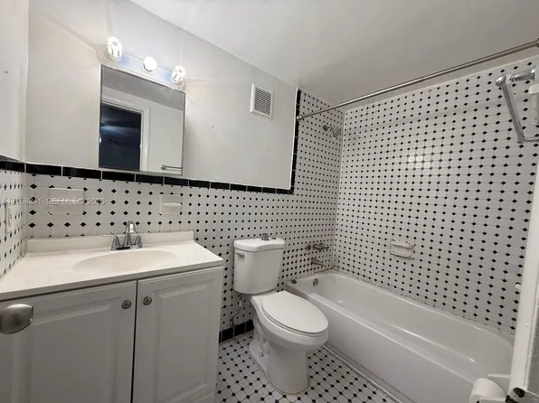 1735 NE 164th St #E104, North Miami Beach, FL 33162