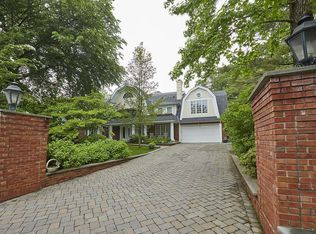 32 High Point Rd, Staten Island, NY 10304