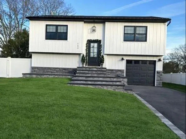 159 Nimbus Road, Holbrook, NY 11741