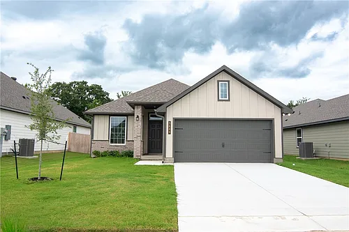 5689 Fox Bluff Dr Photo 1