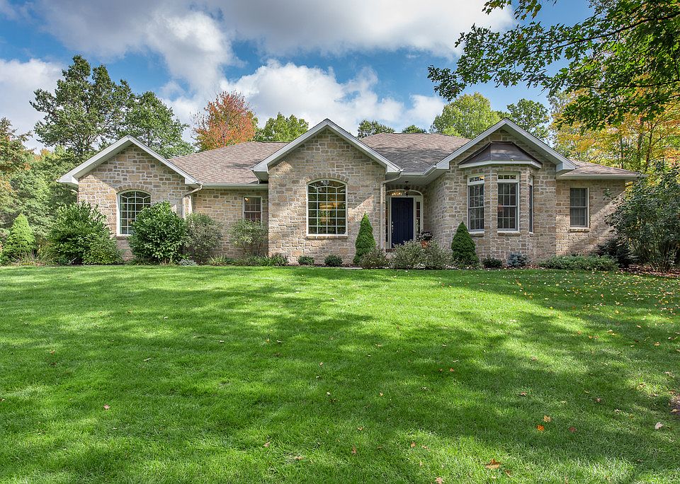 1st image of 2590 N Wren Ct