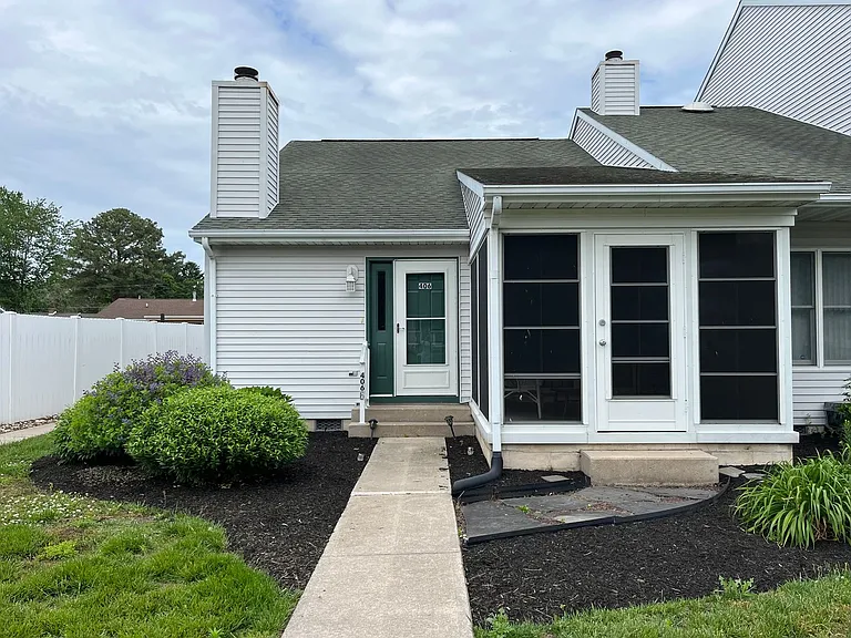 406 Franklin St — Photo 17