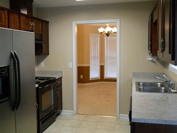 3rd image of 7000 Hunter Hill Ct