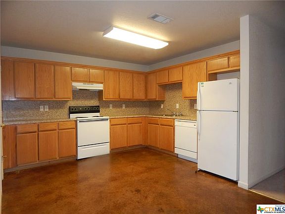 3rd image of 4108 Primrose Dr Unit B