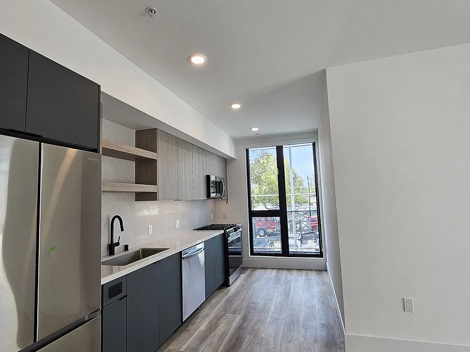 7627 Santa Monica Blvd #320