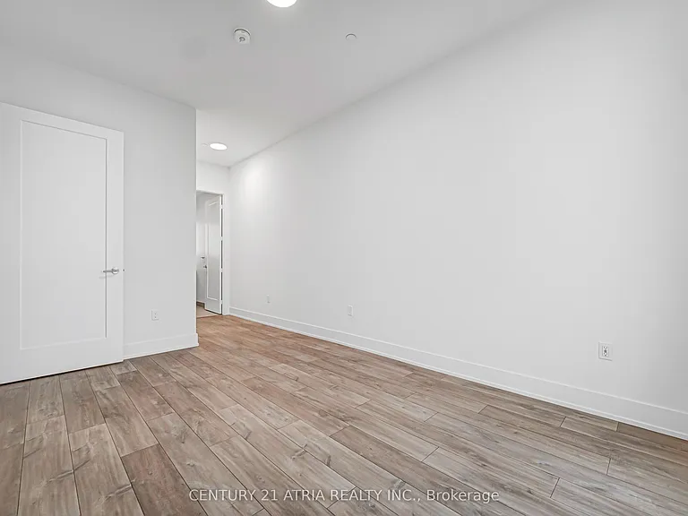 858 Dupont St #Penthouse 03 — Photo 13