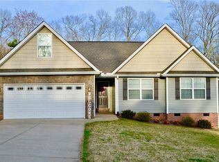 130 Saddlebrook Ave, Pickens, SC 29671