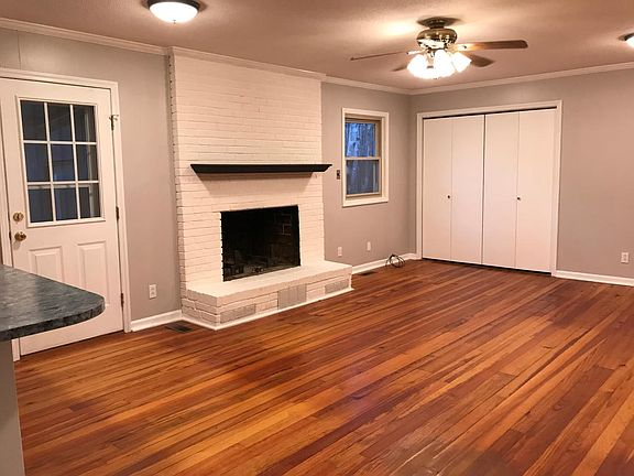 3rd image of 2913 Green Hill Dr